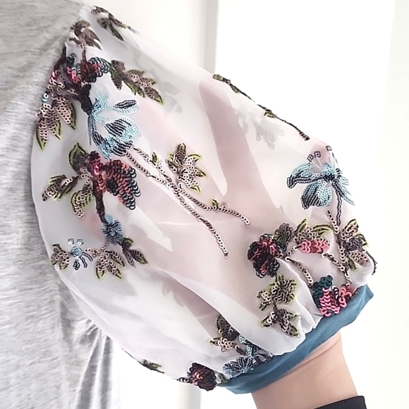 Anthropologie TINY Becca Sequin Sleeve top size small - Picture 8 of 10